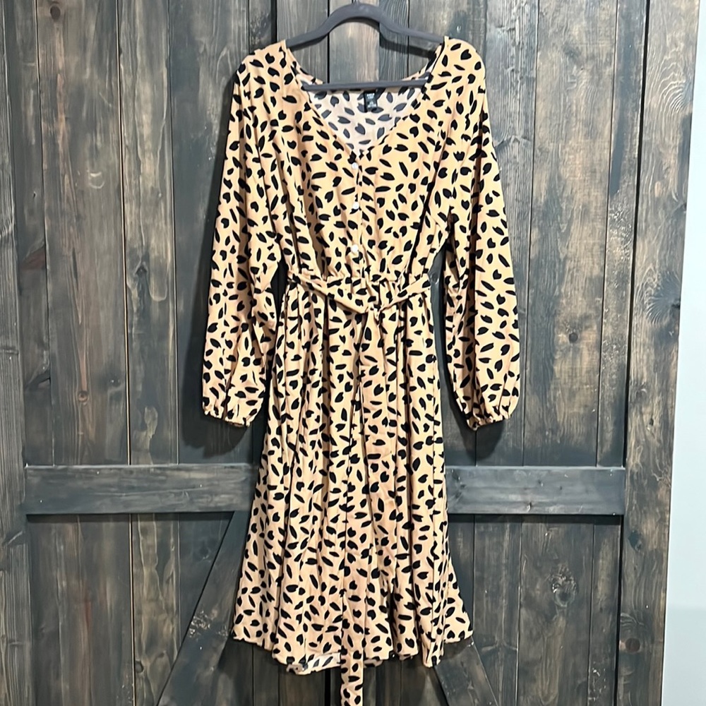 NEW, didn’t come with tags. SHEIN Dress.